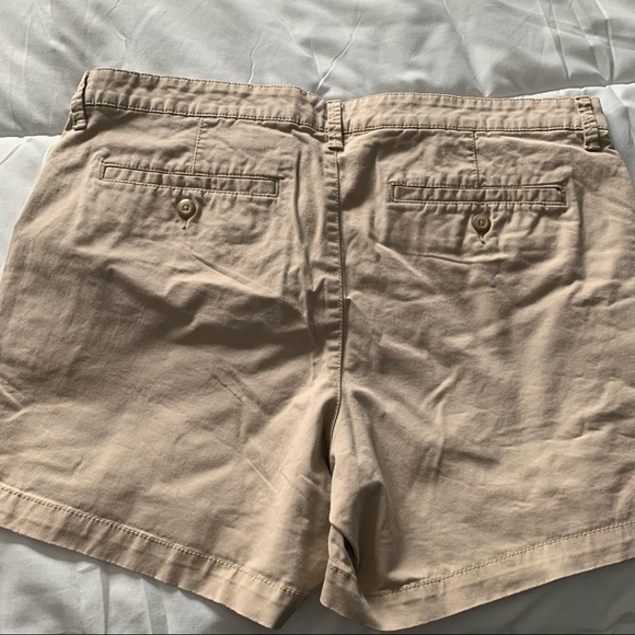 Gap Girlfriend Khaki Shorts - Picture 2 of 5